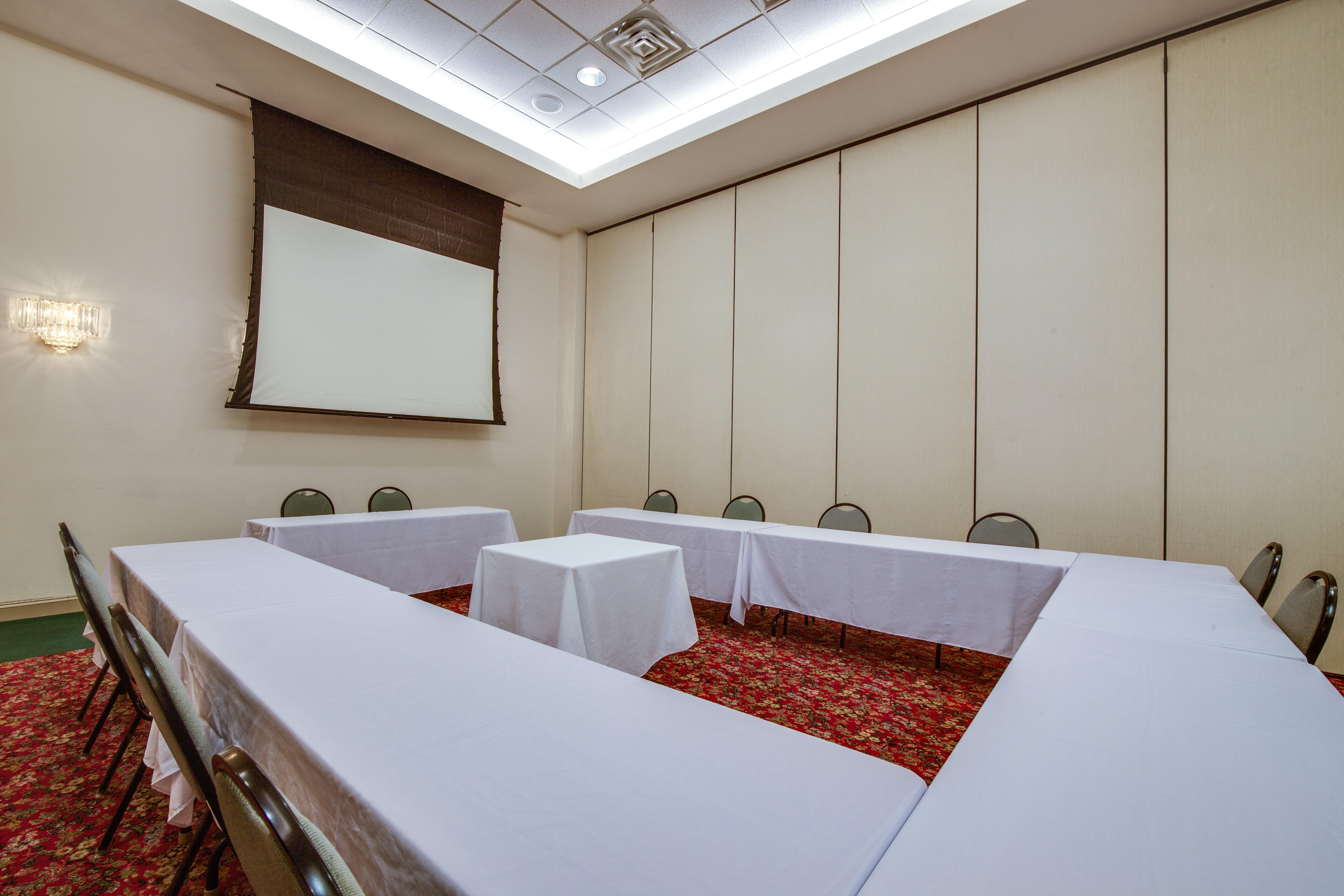 Holiday Inn Express Hotel & Suites Greensboro-East By Ihg Buitenkant foto