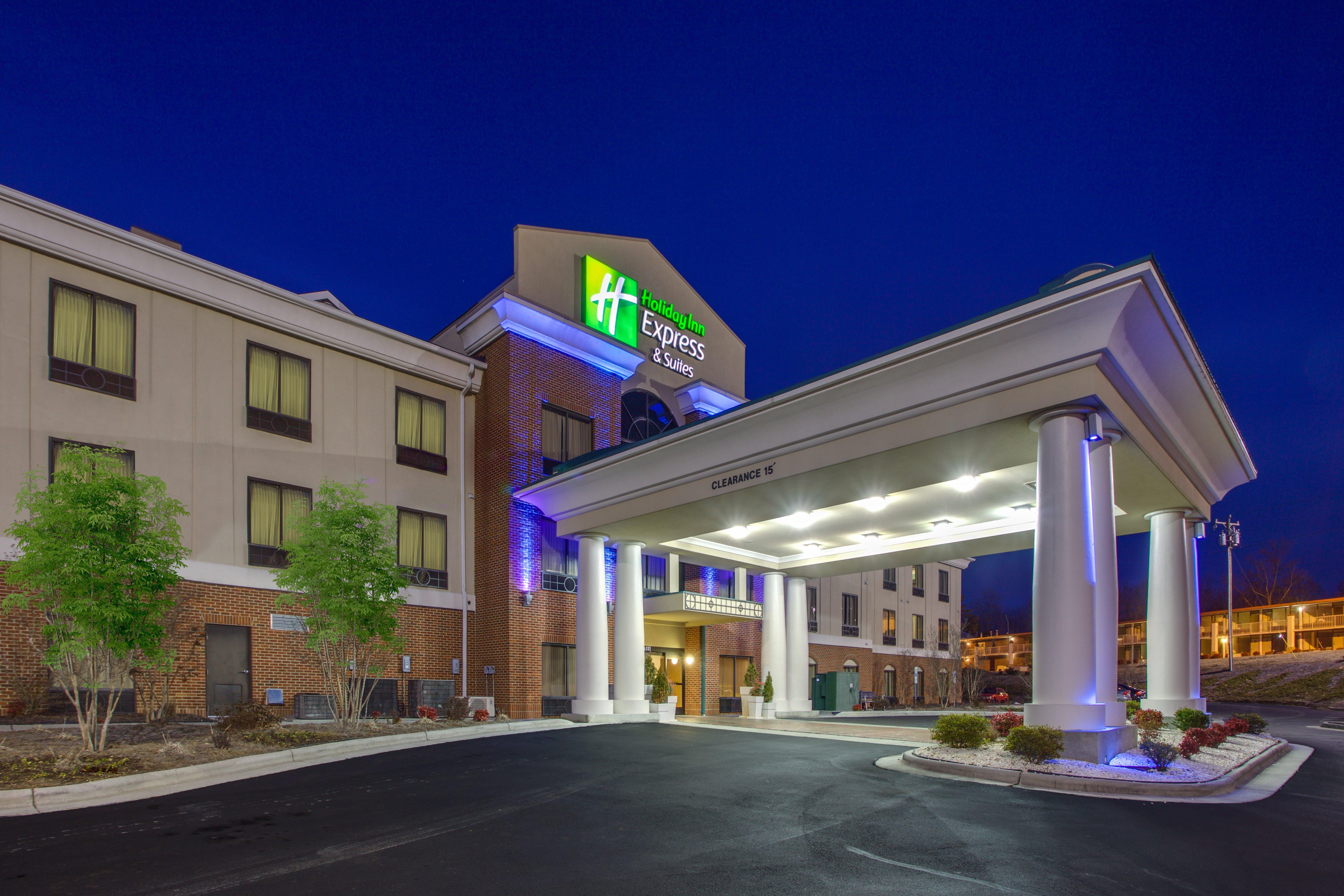 Holiday Inn Express Hotel & Suites Greensboro-East By Ihg Buitenkant foto