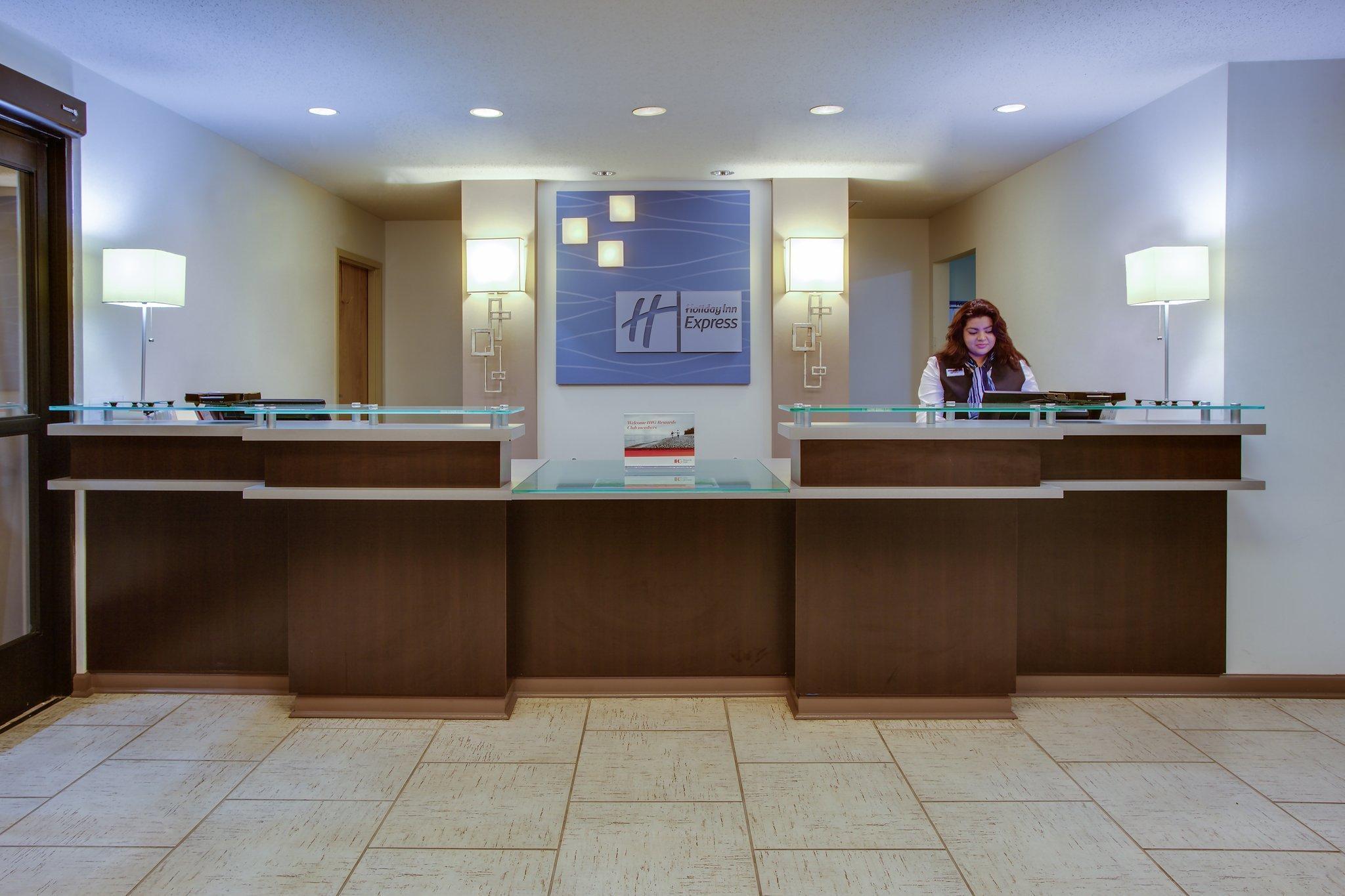 Holiday Inn Express Hotel & Suites Greensboro-East By Ihg Buitenkant foto