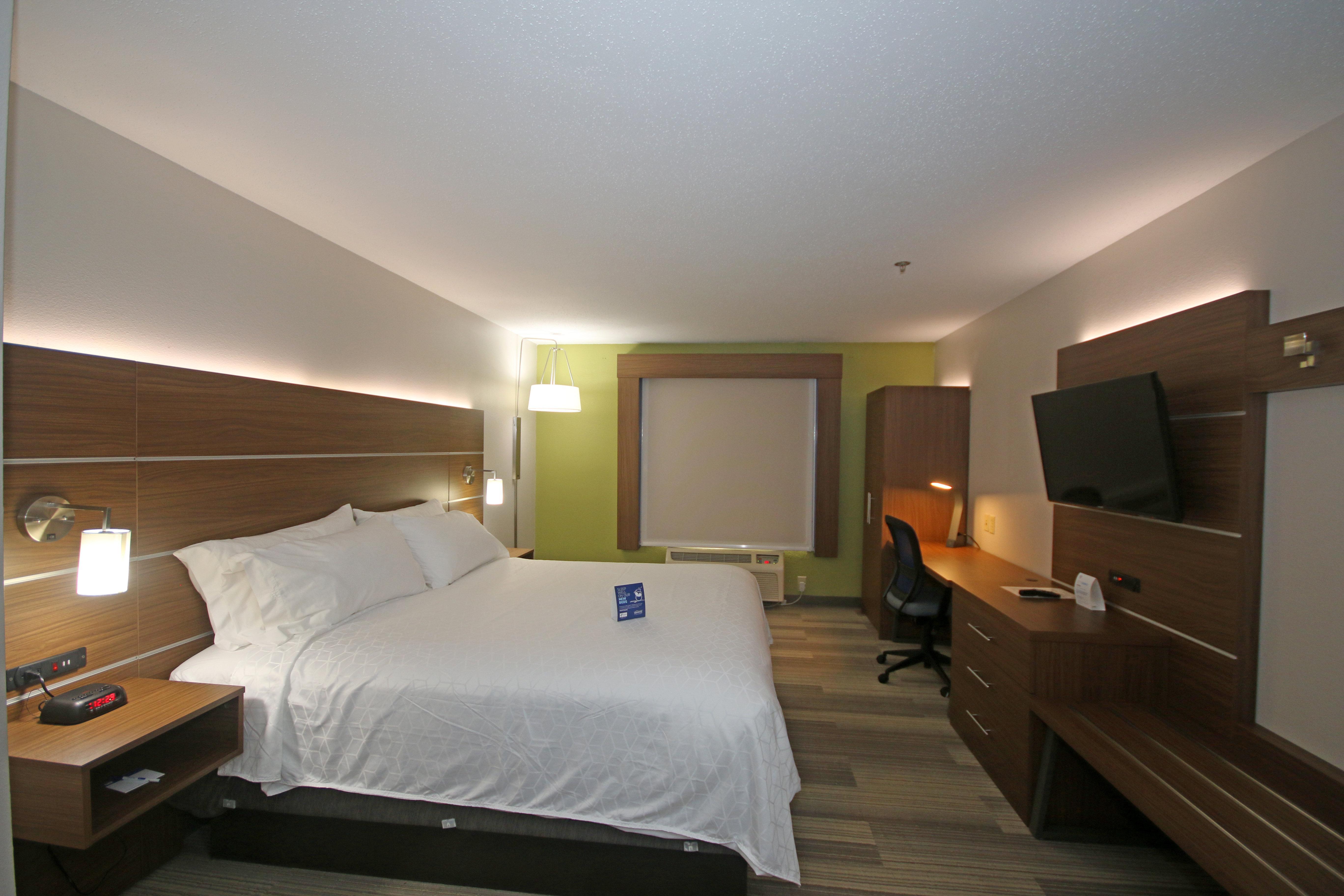 Holiday Inn Express Hotel & Suites Greensboro-East By Ihg Buitenkant foto