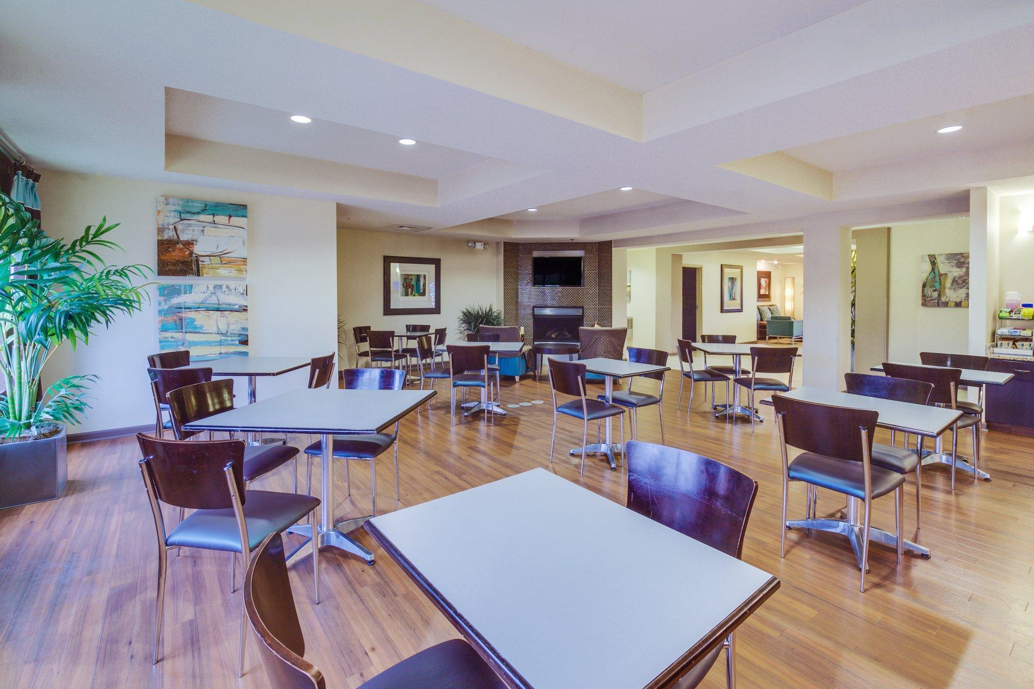 Holiday Inn Express Hotel & Suites Greensboro-East By Ihg Buitenkant foto