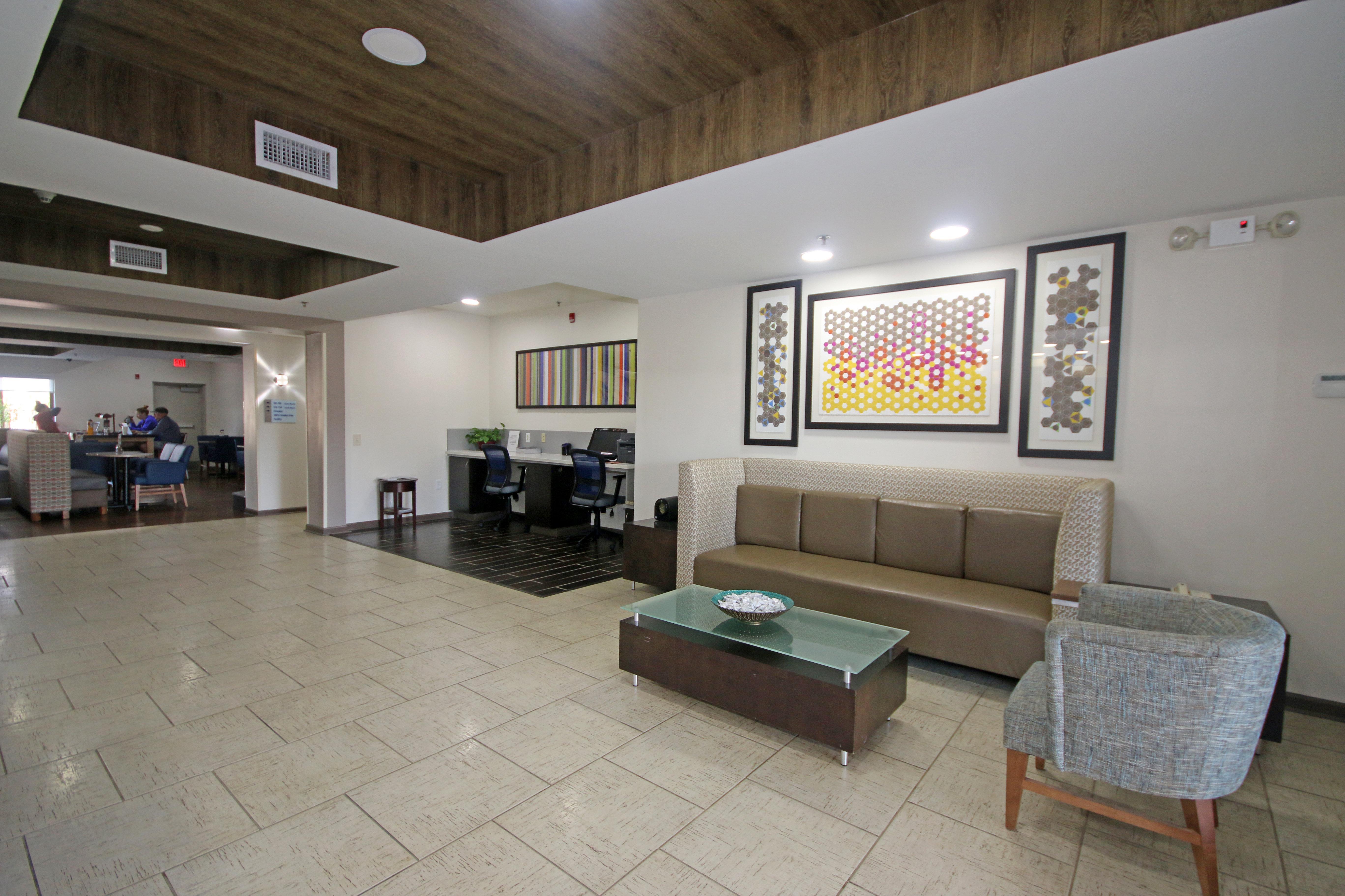 Holiday Inn Express Hotel & Suites Greensboro-East By Ihg Buitenkant foto