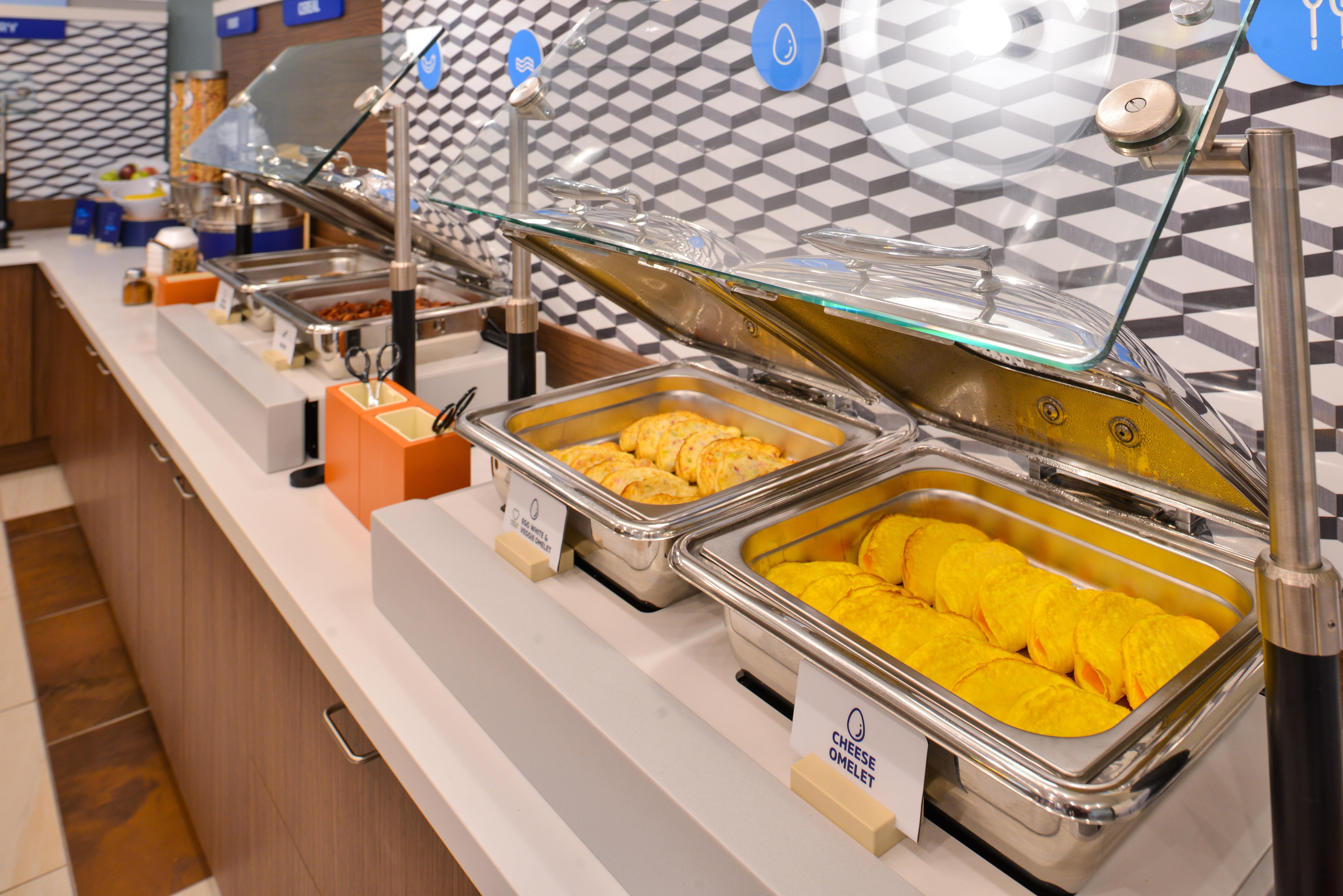 Holiday Inn Express Hotel & Suites Greensboro-East By Ihg Buitenkant foto