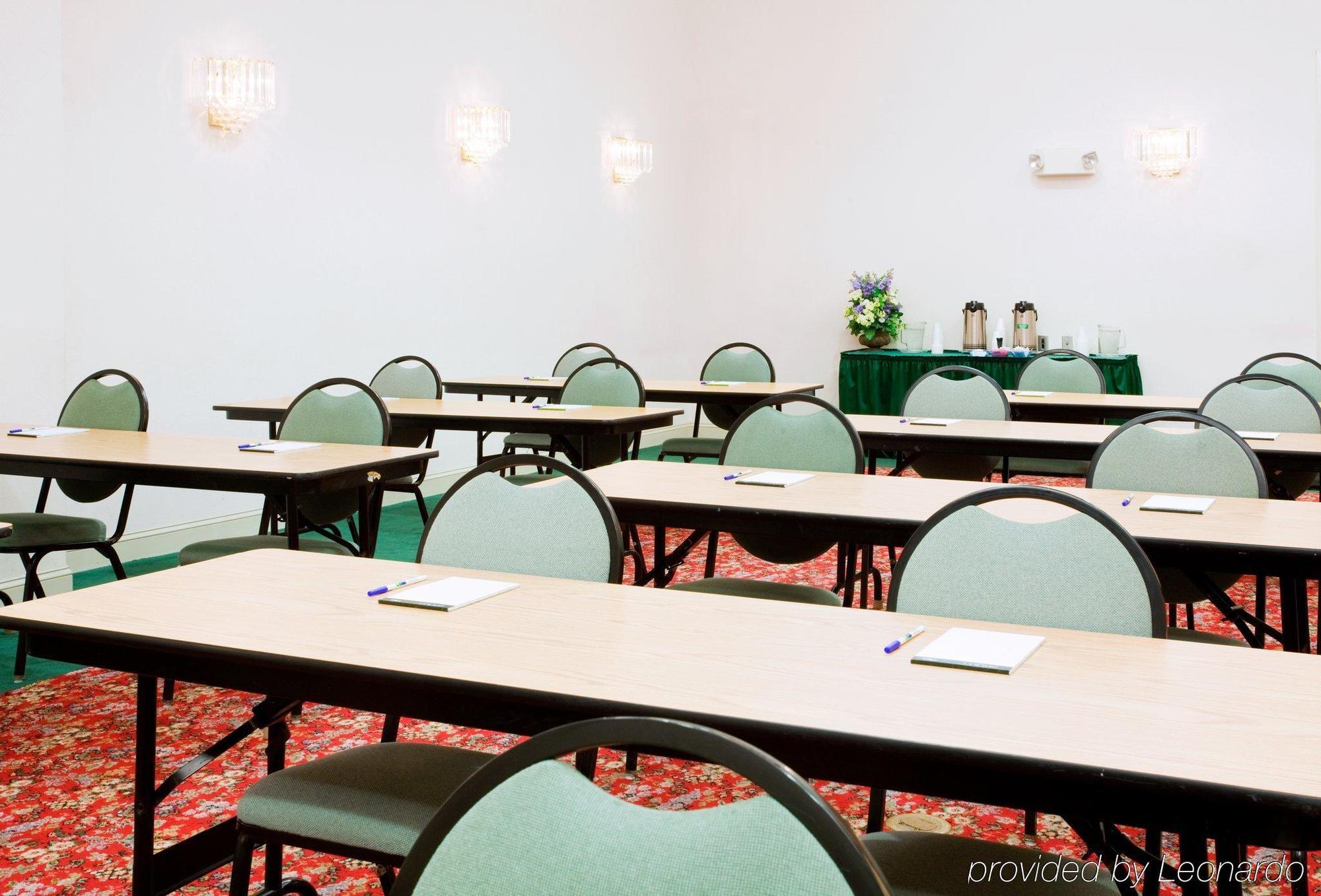 Holiday Inn Express Hotel & Suites Greensboro-East By Ihg Buitenkant foto