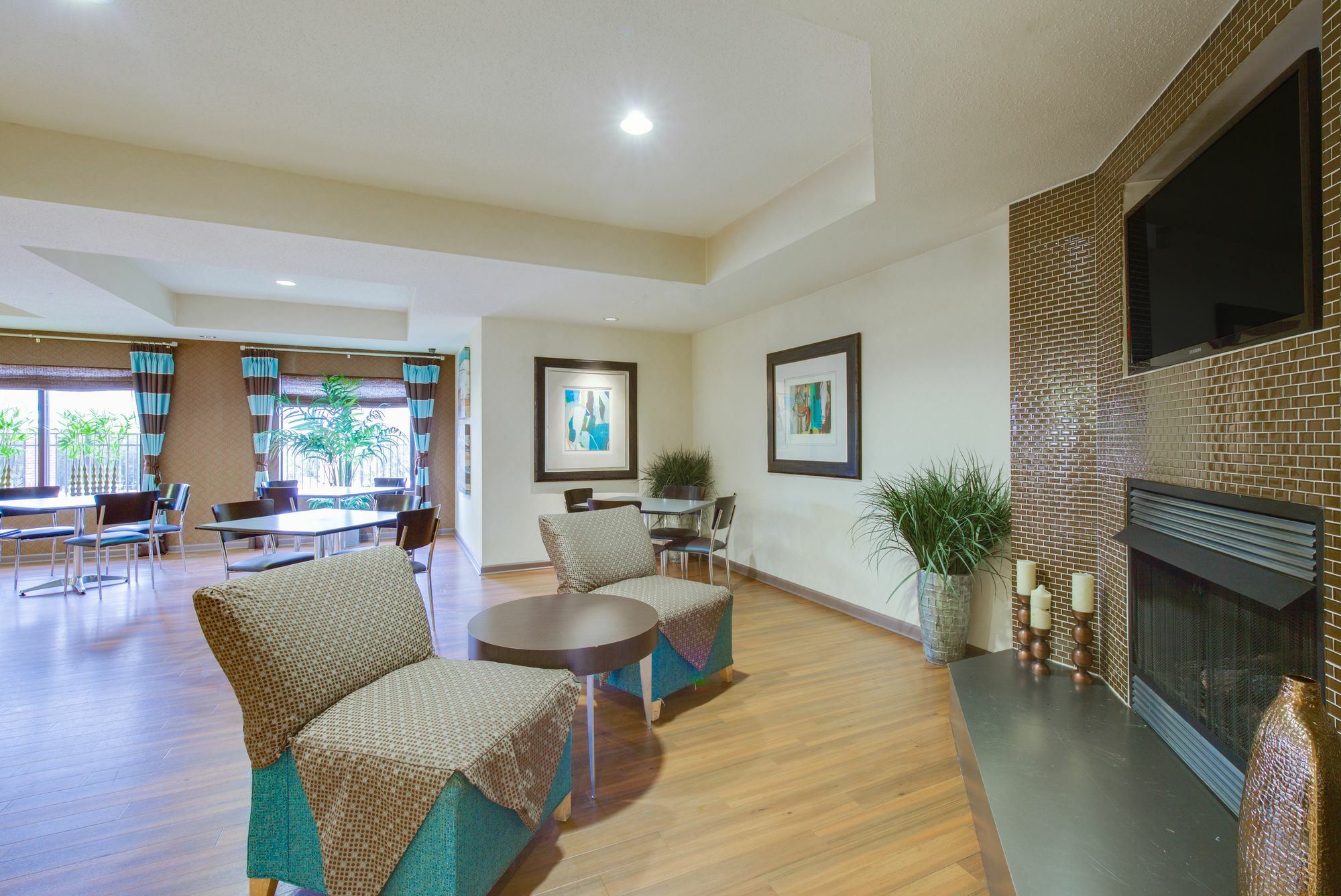 Holiday Inn Express Hotel & Suites Greensboro-East By Ihg Buitenkant foto