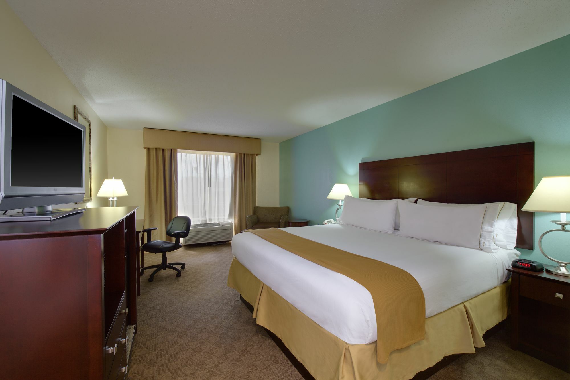 Holiday Inn Express Hotel & Suites Greensboro-East By Ihg Buitenkant foto